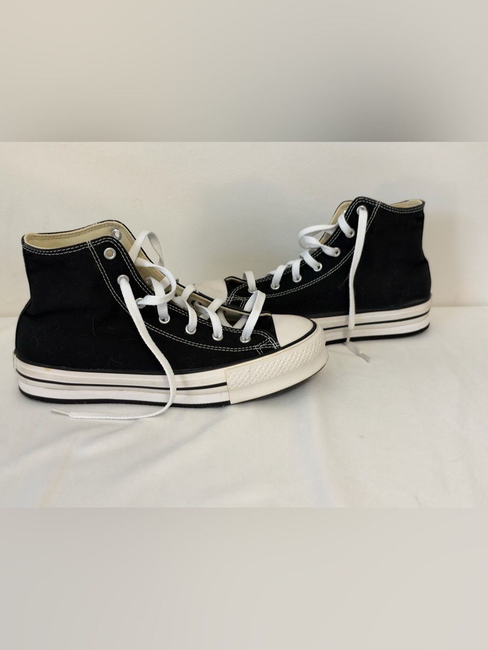 Converse Chuck Taylors High Tops Lift Platform Kids 7 Womens 9